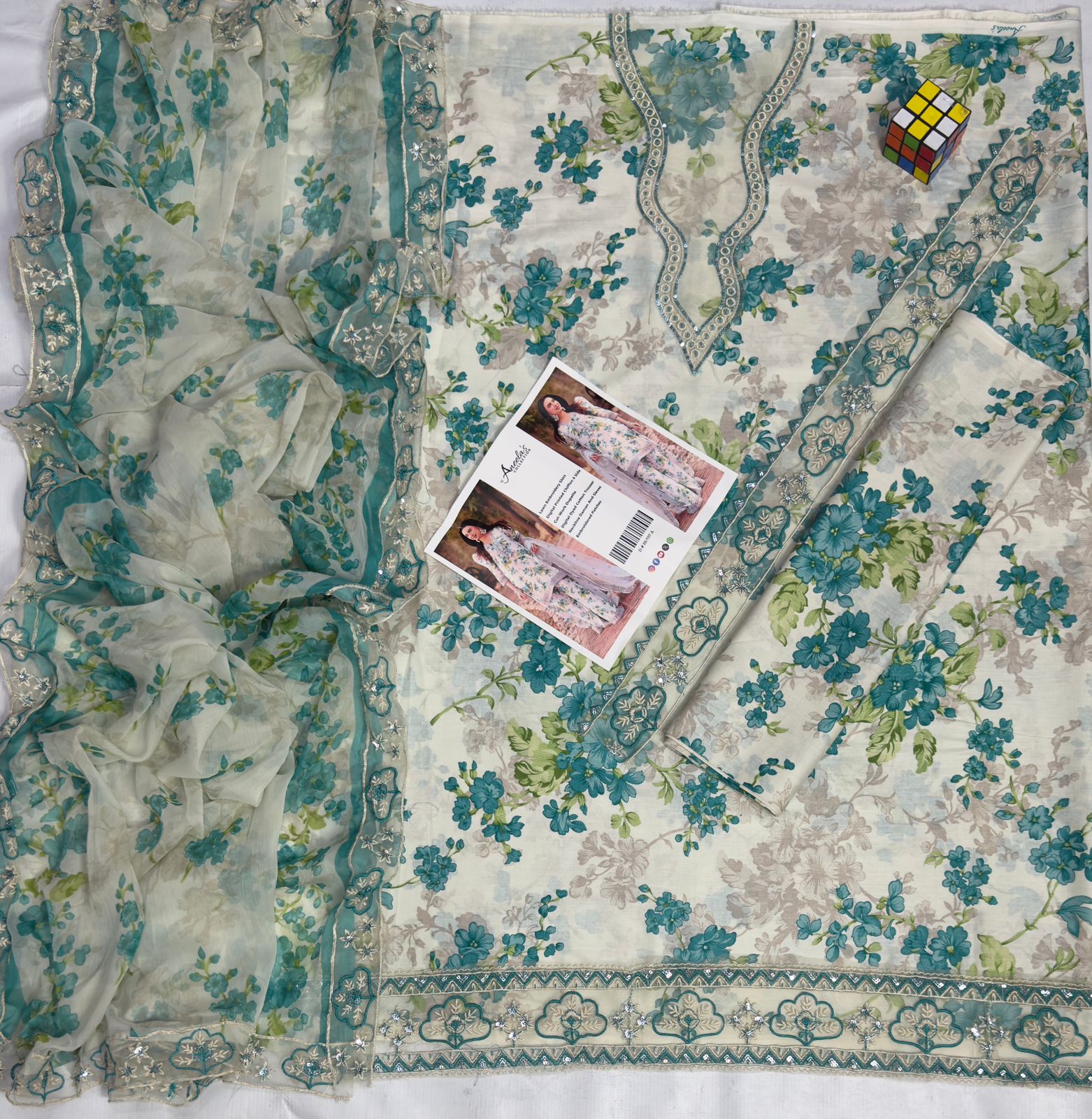 Aneela Collection D-22 Luxury Floral Printed Lawn – 3 Piece Unstitched Suit with Ready-to-Wear 4-Side Cutwork Chiffon Dupatta